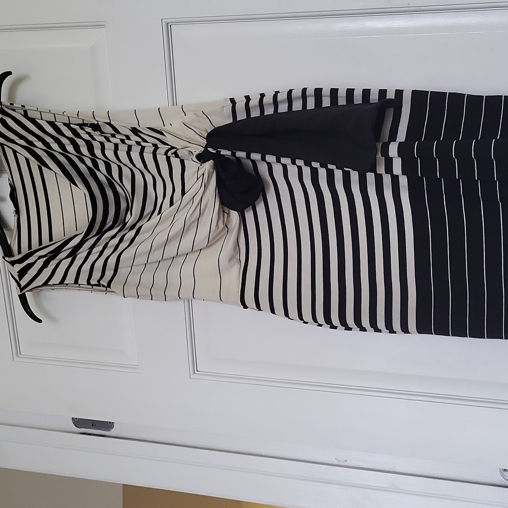 Sequence- design in Paris Dress